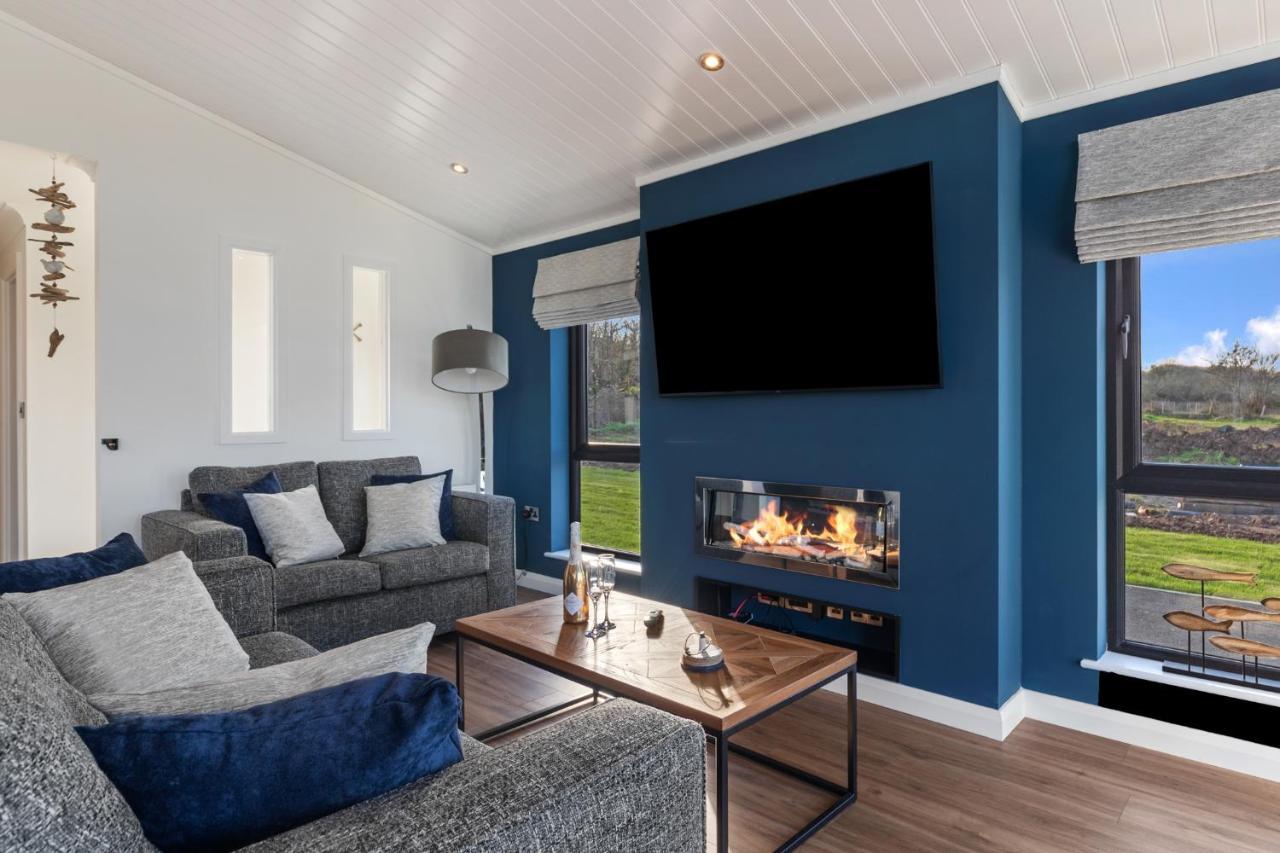 Hiraeth - Luxury Lodge With Hot Tub, Close To Beach Penally Екстер'єр фото