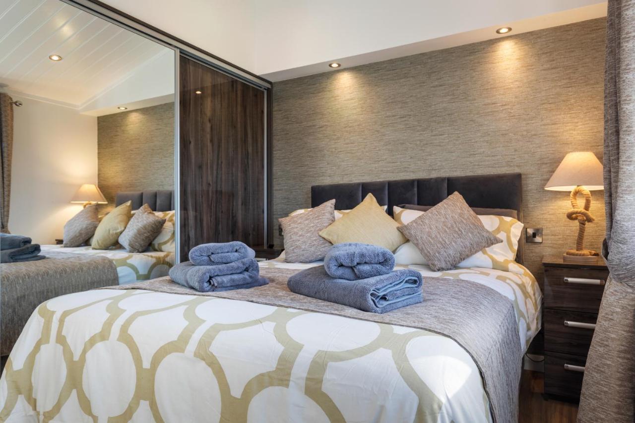 Hiraeth - Luxury Lodge With Hot Tub, Close To Beach Penally Екстер'єр фото