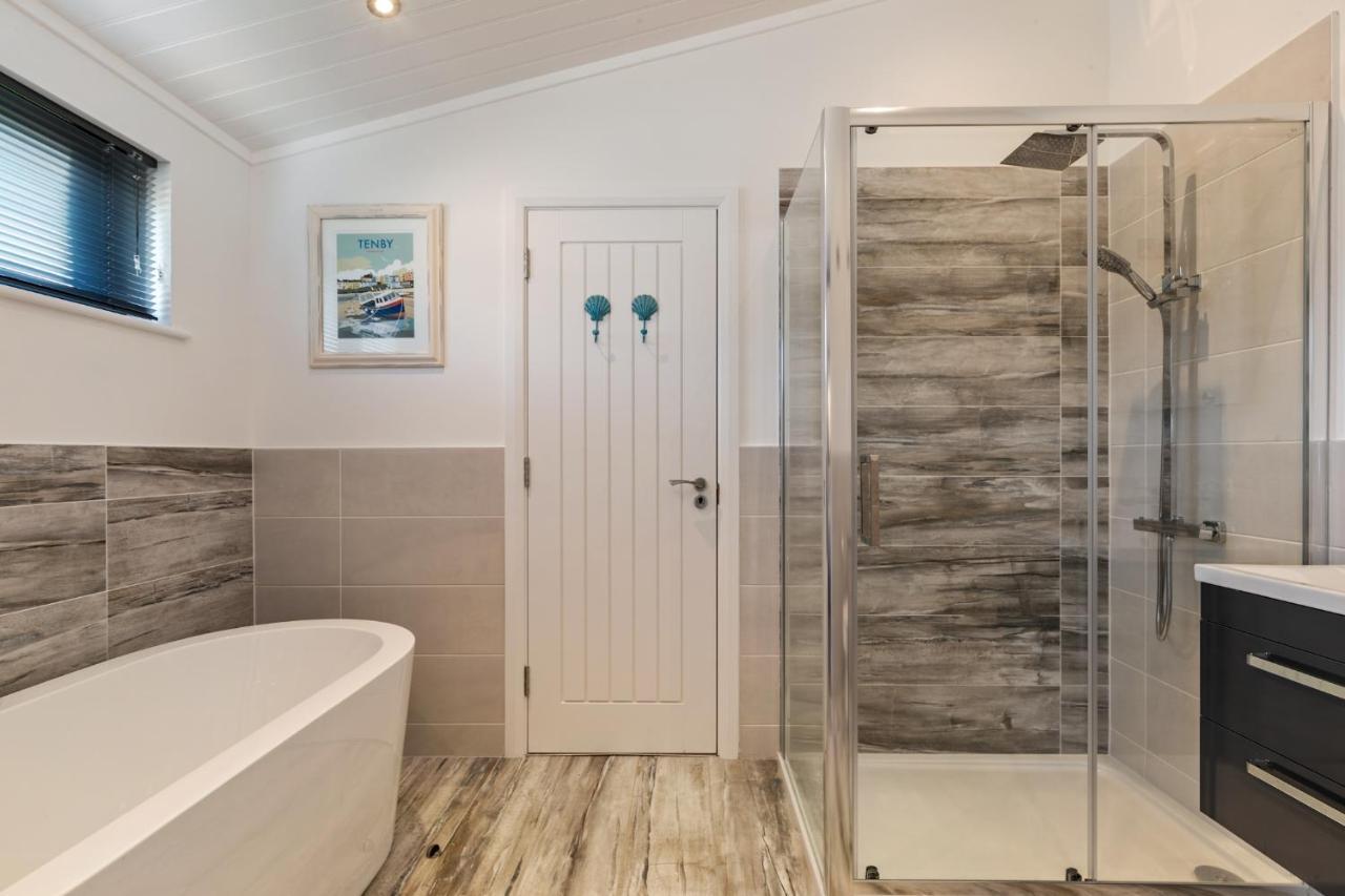 Hiraeth - Luxury Lodge With Hot Tub, Close To Beach Penally Екстер'єр фото
